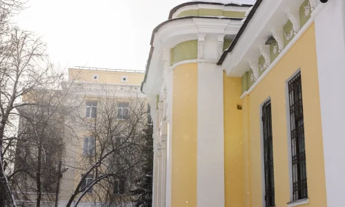 Что может рассказать холодильник в хостеле